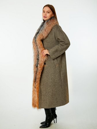 Пальто женское с отделкой мехом лисы