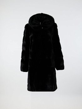 Шуба из меха норки с капюшоном