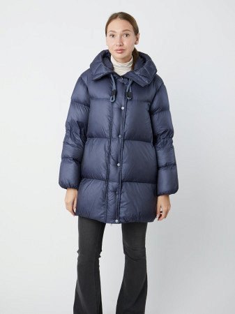 Стильный пуховик с капюшоном