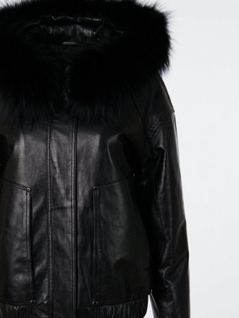 Укороченная куртка из нат.кожи с капюшоном