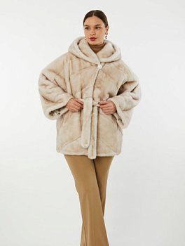 Укороченная шуба из меха норки с капюшоном