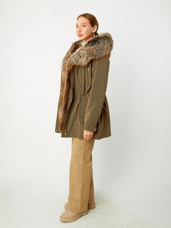Парка с отделкой мехом лисы