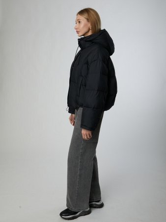 Пуховик женский укороченный с капюшоном