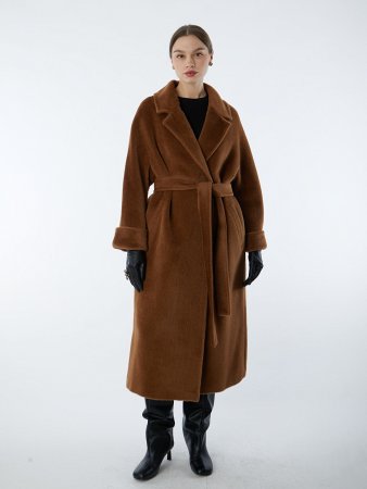 Двубортное эфектное макси-пальто со шлицей