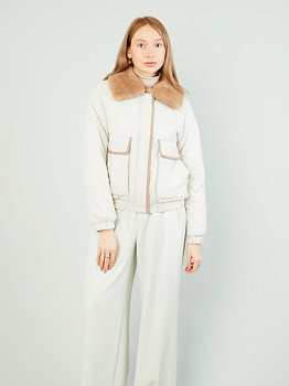 Укороченная куртка со съемным меховым воротником