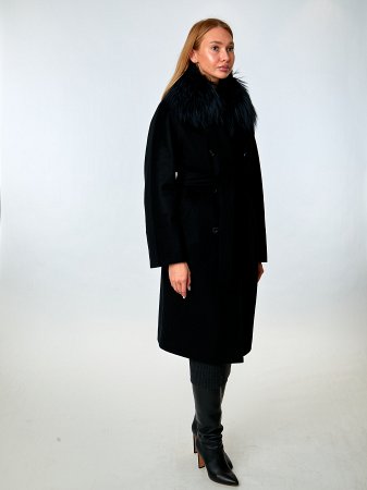 Стильное пальто с английским воротником