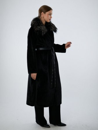 Стильная экодубленка с отделкой из чернобурой лисы