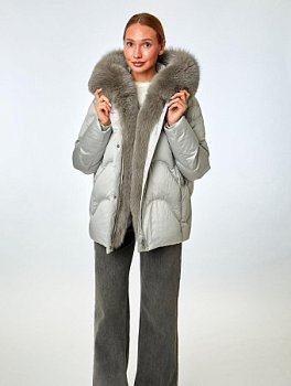 Укороченный пуховик с капюшоном