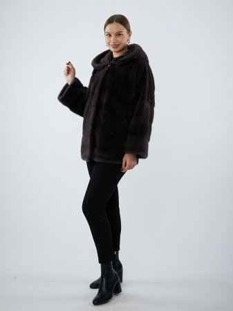 Укороченная шуба из меха норки с капюшоном