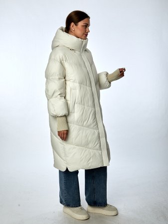 Пуховик женский с капюшоном удлинённый