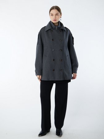 Укороченное пальто со съемным воротником-манишкой