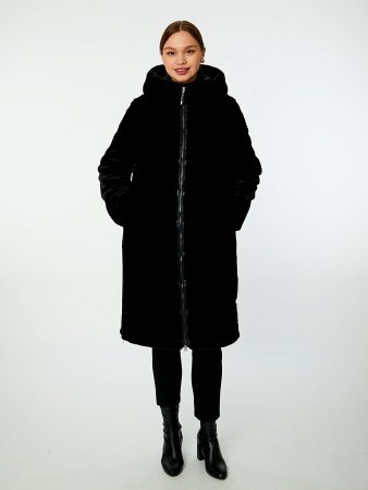 Пальто из искусственного меха с капюшоном