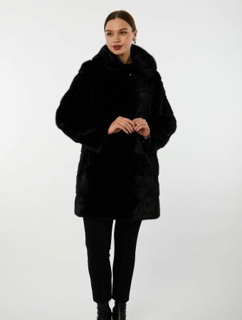 Шуба из меха норки с капюшоном