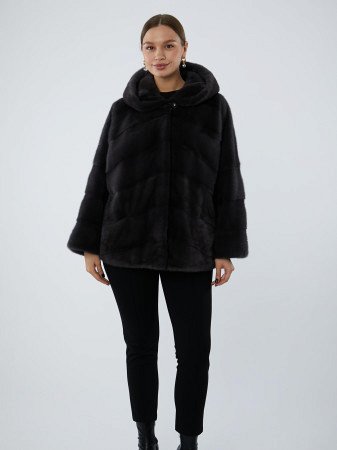 Укороченная шуба из меха норки с капюшоном