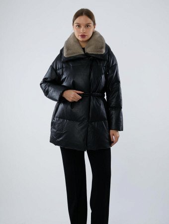 Удлиненная куртка со съемным воротником из меха норки