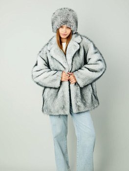 Шуба из экопесца с поясом