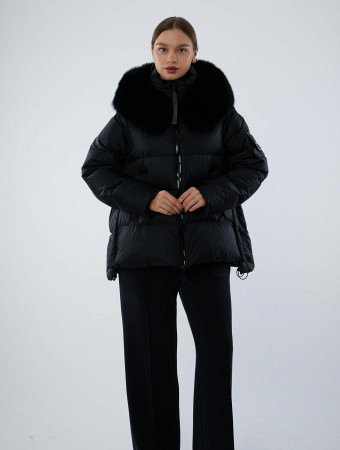 Укороченный пуховик с капюшоном