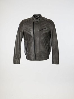 Укороченная куртка с воротником стойкой