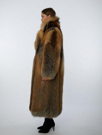 Шуба из натурального меха лисы