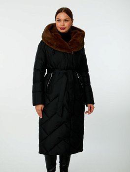 Пуховик удлинённый с капюшоном