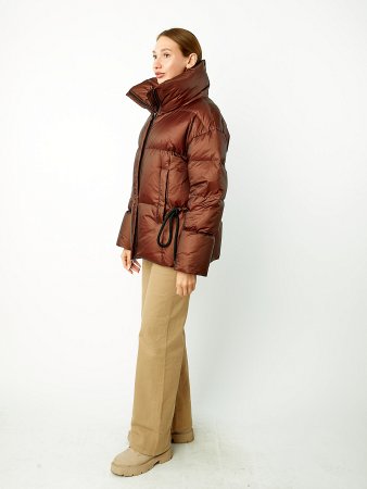 Укороченный пуховик с воротником стойкой
