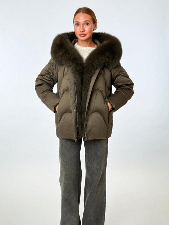 Укороченный пуховик с капюшоном