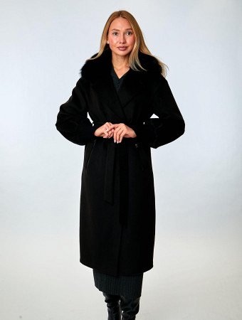 Пальто женское с отделкой мехом чернобурой лисы