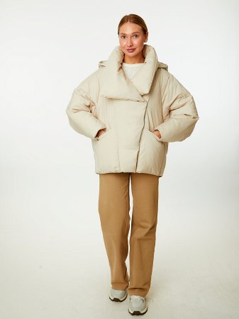 Пуховик женский с капюшоном
