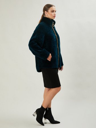 Куртка женская из астрагана с воротником стойкой