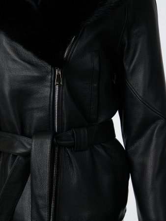 Стильная куртка из натуральной кожи