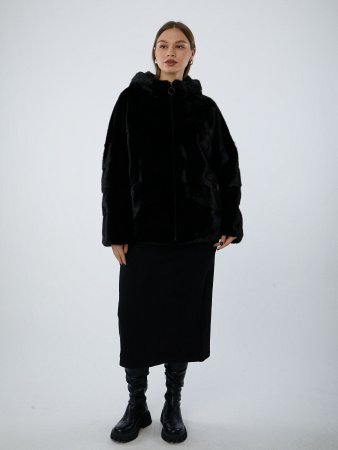Укороченная шуба из меха норки с капюшоном