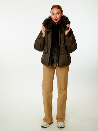 Пуховик женский укороченный с капюшоном