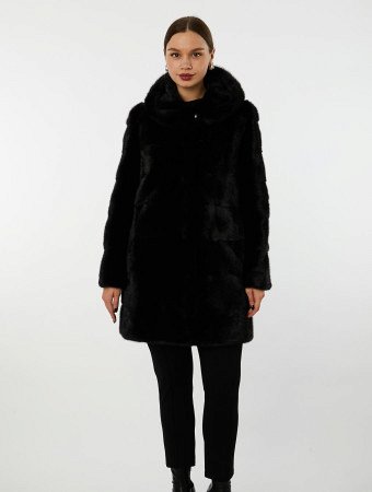 Шуба из меха норки с капюшоном