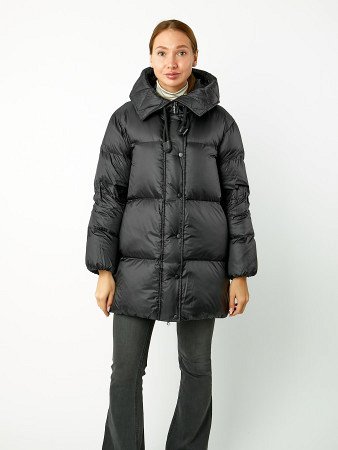 Стильный пуховик с капюшоном