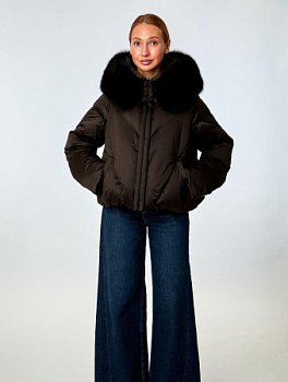 Укороченный пуховик с капюшоном