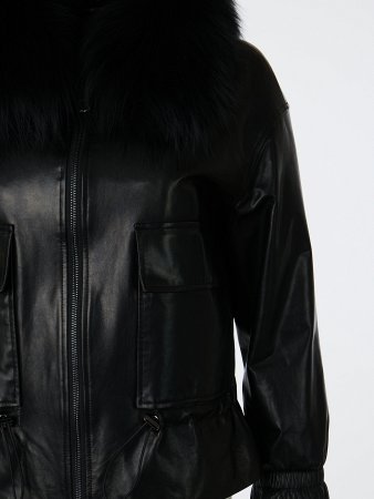 Стильная куртка из натуральной кожи