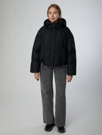 Пуховик женский укороченный с капюшоном