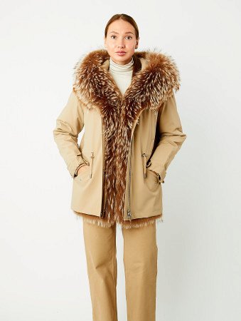 Парка с отделкой мехом енота