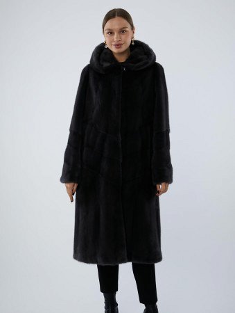 Шуба из меха норки с капюшоном
