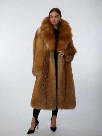 Шуба из натурального меха лисы