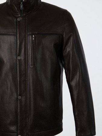 Кожаная куртка на мехе с воротником стойкой