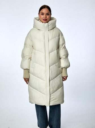 Пуховик женский с капюшоном удлинённый
