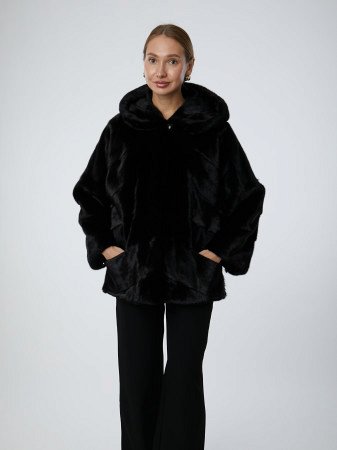Укороченная шуба из меха норки с капюшоном