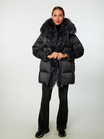 Пуховик с капюшоном и отделкой мехом лисицы