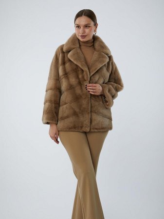 Укороченная шуба из меха норки с английским воротом