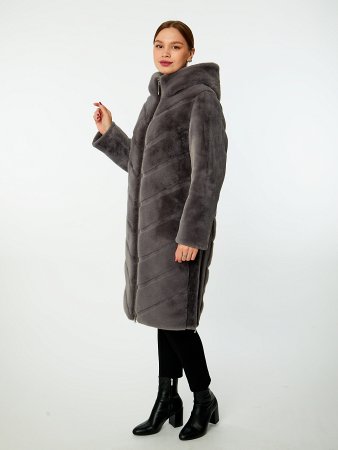 Пальто из искусственного меха с капюшоном