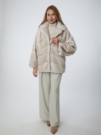 Укороченная шуба из меха норки с англиским воротом