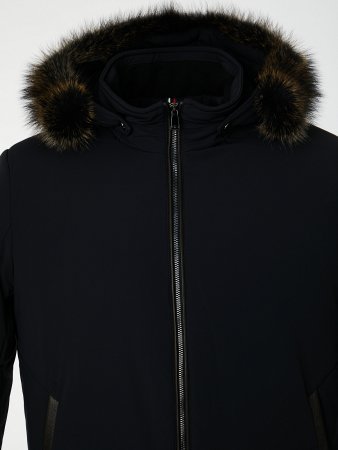 Укороченный пуховик с капюшоном и отделкой енота