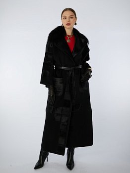 Демисезонное пальто со съемным мехом лисы