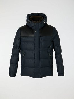 Укороченный пуховик с капюшоном